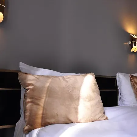 阿尔芭剧院酒店