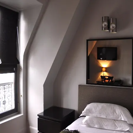Alba Opera Hotel 3*