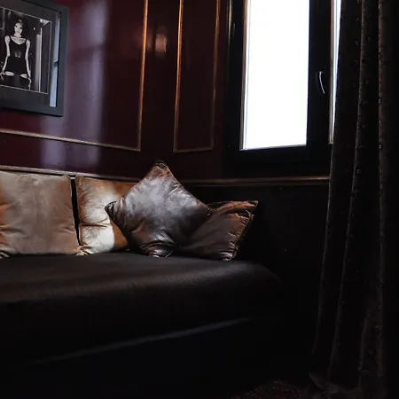 Отель Alba Opera 3*